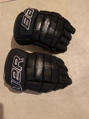 Black Used Senior Bauer Nexus N9000 Gloves 13"
