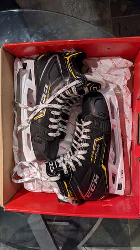 Used Senior CCM Hockey Goalie Skates Regular Width Size 9.5