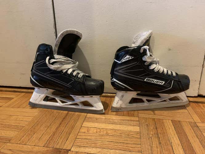 Used Junior Bauer Supreme S170 Goalie Skates Size 3.5