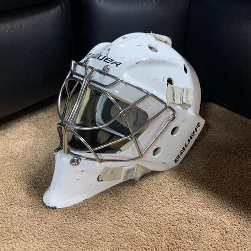 White Senior Bauer 960 Goalie Mask (Negotiable)