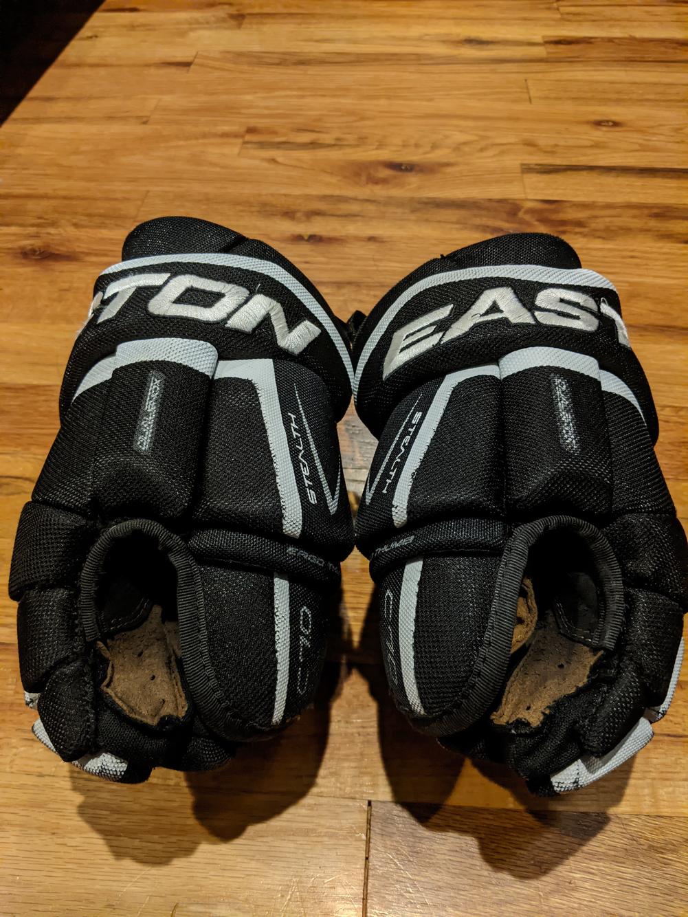 New Easton Stealth C7.0 Junior Hockey Gloves 12 Inch MSRP $100 Black 