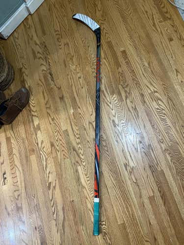 Used-Like New Senior Bauer Right Handed P92M Vapor FlyLite Hockey Stick