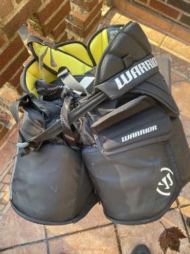 Black Used Junior Medium Warrior Ritual Hockey Goalie Pants