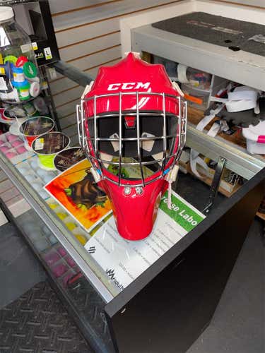 Red Senior CCM GFL 1.9  Goalie Mask Large