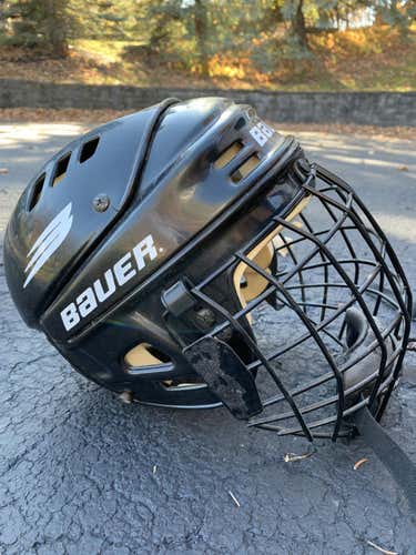Black Used Youth Bauer HH1000 Helmet