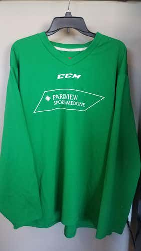 LIKE NEW CCM Practice Hockey Jersey
