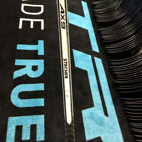 (3-pack) New True AX9 RH 85 Flex Grip Troy Stetcher Vancouver Canucks Pro Stock
