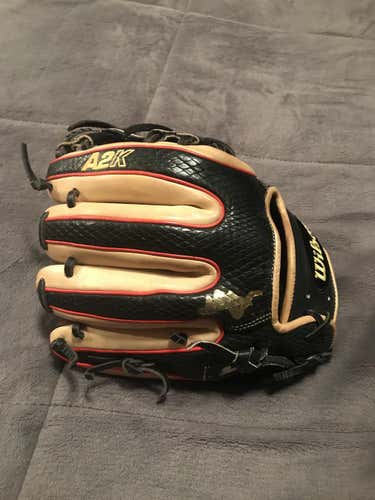 Wilson A2K DatDude Infield/Pitching 11.5