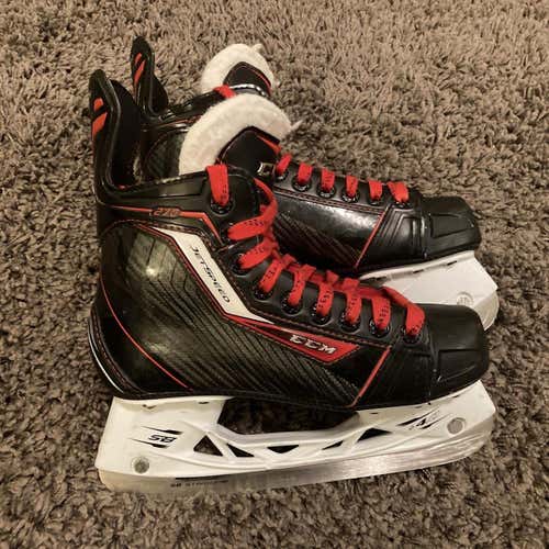 Junior CCM JetSpeed 270 Regular Width  Size 3 Hockey Skates