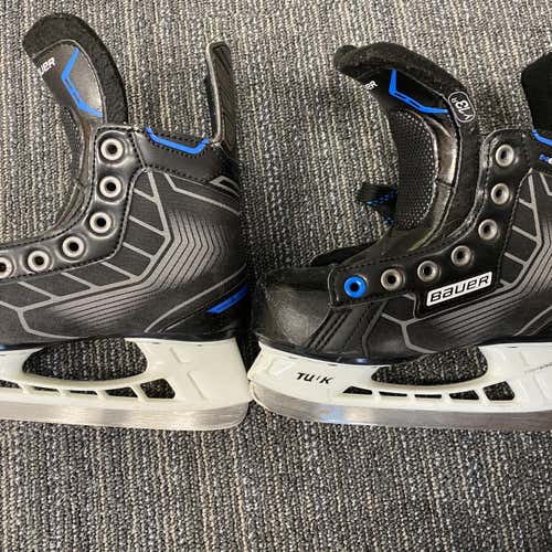 Youth Bauer Nexus N6000 Regular Width Size 13 Hockey Skates