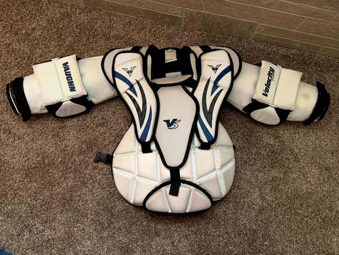 Used Junior Small/Medium Vaughn Velocity 7110 Goalie Chest Protector