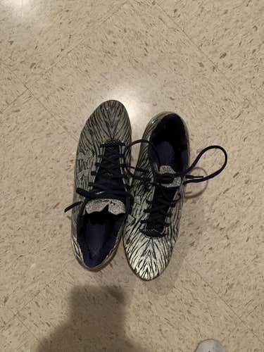 Under Armour Spotlight Cleats