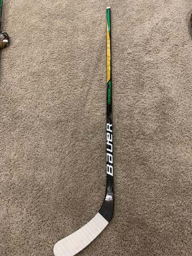 Senior Right Handed Supreme Ultra Sonic Hockey Stick