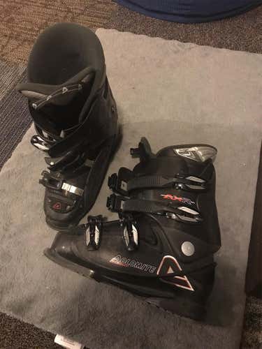 Size 8.0 Men's Dolomite Ski Boots