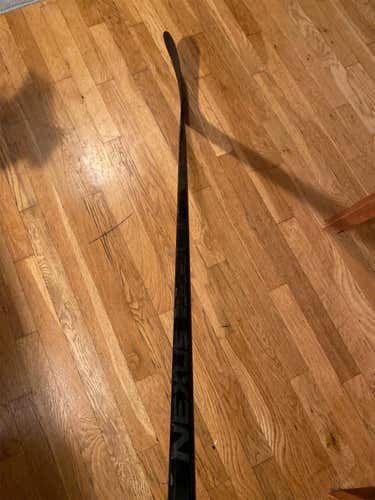 Senior Right Handed Nexus 2N Pro Toe Pattern  Hockey Stick