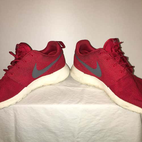 Nike Men’s Roshe Run Shoes Sz 11.5