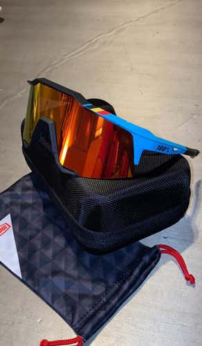 100% Sunglasses W/extra lens