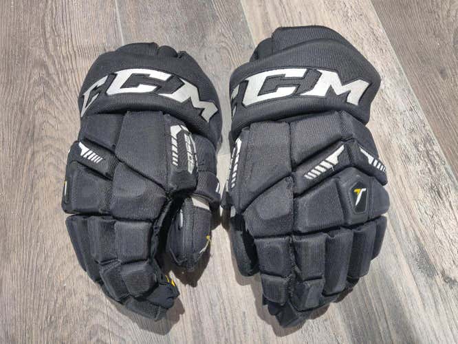 Black Used Senior CCM Tacks 6052 Gloves 14"
