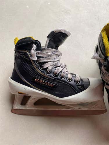 Junior Bauer Size 2 Goalie Skates