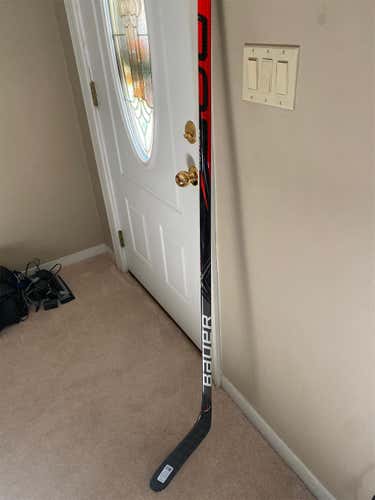 New Right Handed Vapor FlyLite Hockey Stick
