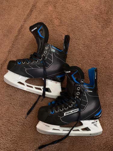 Senior Bauer N7000 Regular Width Size 9.5 Hockey Skates