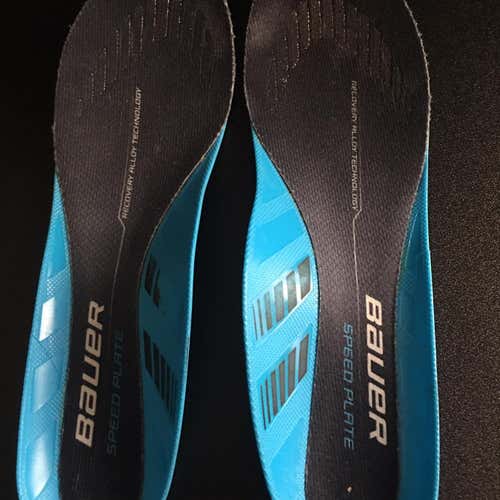 Junior Bauer Speed Plate Extra Wide Width Pro Stock Size 5.5 Hockey Skates