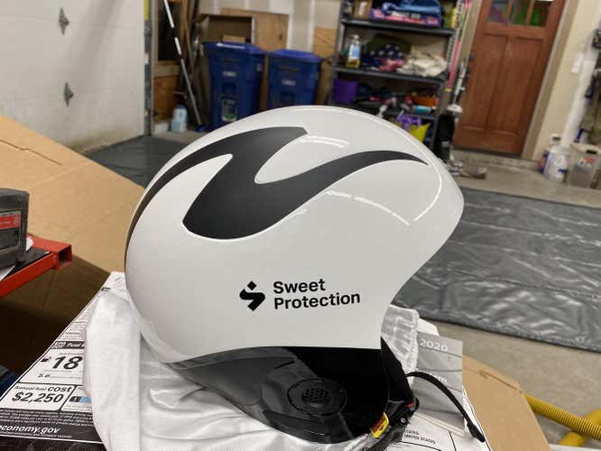 White Used Men's XL Sweet Protection Volata Helmet FIS Legal