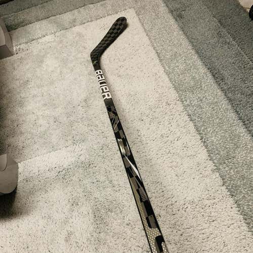 NEW Bauer Vapor FlyLite RH 87 Flex Grip Extended Blake Wheeler Pro Stock Hockey Stick
