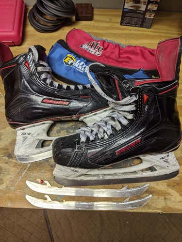 Used Junior Bauer Vapor 1X Hockey Skates Regular Width Size 5 w/ extra blades