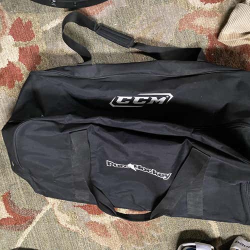 Small/Medium CCM Bag Like New