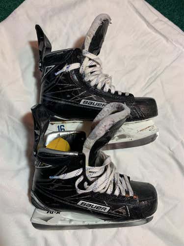 7.75 7 3/4 Senior Bauer Supreme 1S Regular Width Pro Stock Hockey Skates 7.5 8