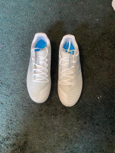 White Unisex Size 9.5 (Women's 10.5) New Balance Cleats