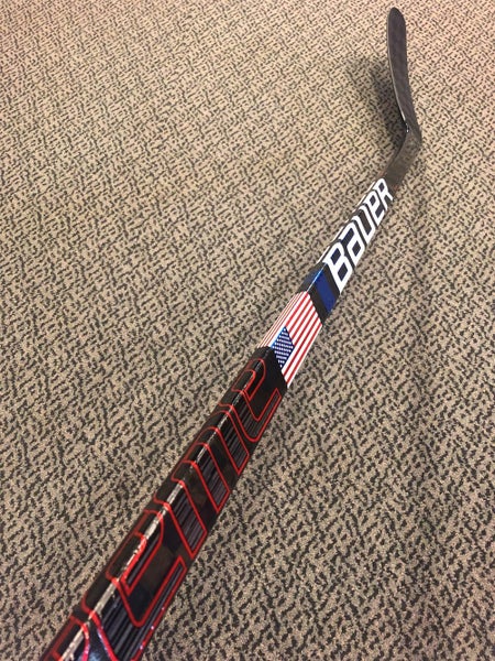 Senior Left Hand Supreme 2S Pro P88m Pattern Pro Stock 87 Flex Hockey Stick