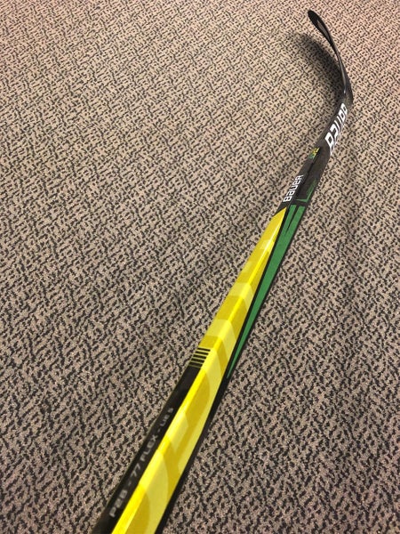 Senior Right Handed Supreme Ultra Sonic P28 Pattern  77 Flex Hockey Stick
