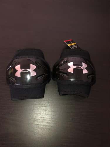 New Medium Under Armour Revenant Arm Pads