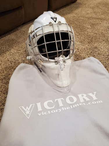 White Senior Victory V4 Goalie Mask with Vaughn Neck Protector and Bag