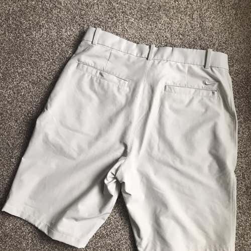 Nike Flex Mens Size 31” Golf Shorts (Sail)