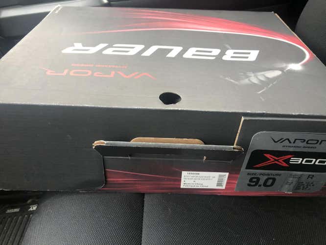 Used Senior Bauer Hockey Skates Size 9