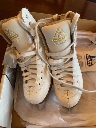 White Used Jackson Ultima Figure Skates Size 12.5