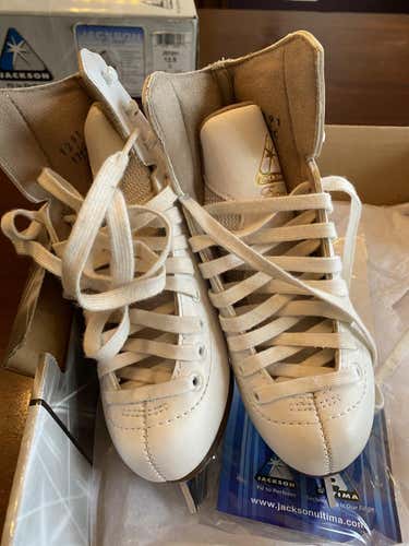 Used Jackson Excel Figure Skates Size 13.5