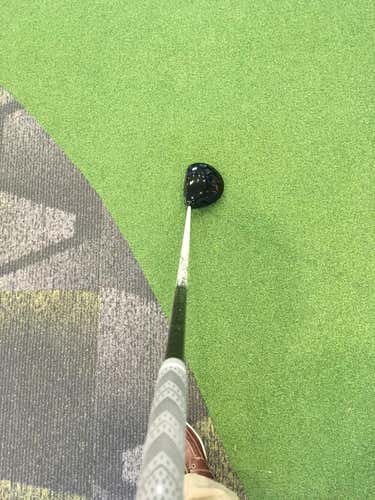 Titleist 915 D3 Driver with 70 stiff shaft