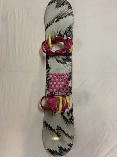 Used Burton Feel Good Smalls 135 Cm Snowboard Girls Combo