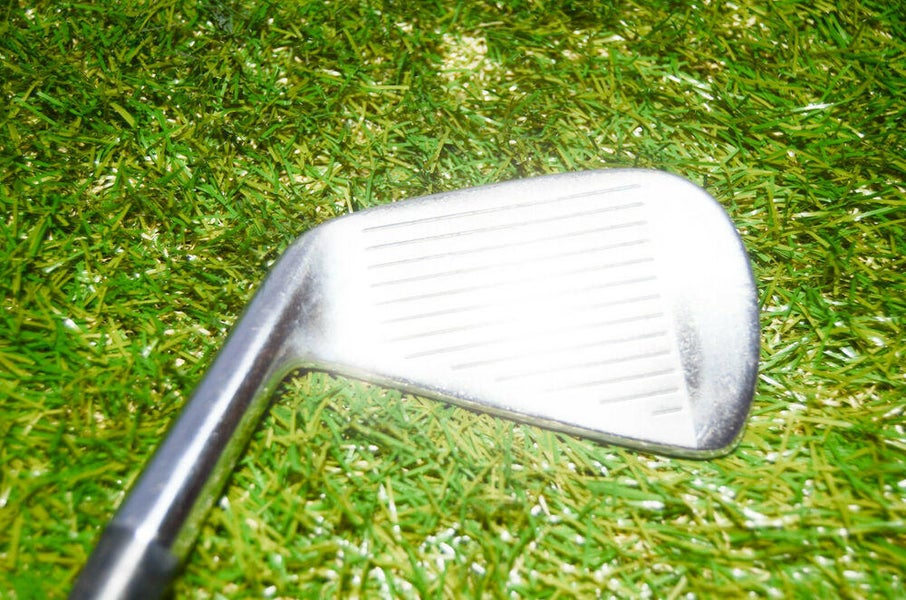 Cleveland	Tour Action 3	4 Iron 	Right Handed	39"	Steel 	Stiff	New Grip