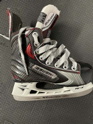 New Youth Bauer Vapor 1X Hockey Skates Regular Width Size 13