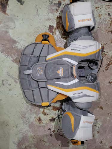THE BEST! - Used Junior Medium Vaughn Ventus LT68 Goalie Chest Protector