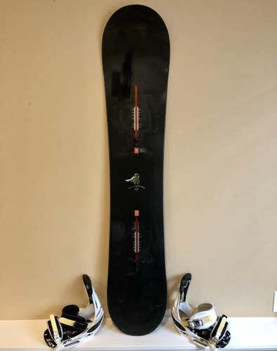 Men's  Burton SuperHero With Bindings Medium Flex True Twin Snowboard 151 Cm