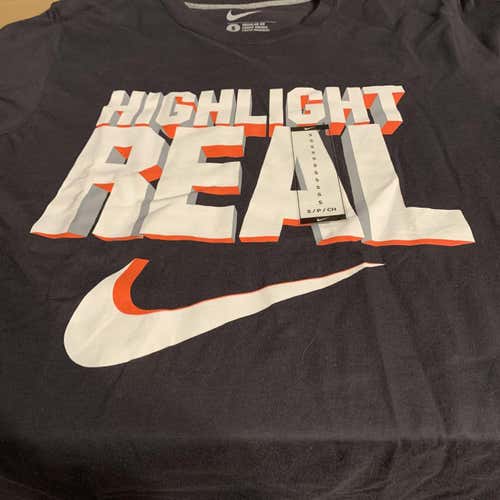 Gray Adult S “Highlight Real” Nike Shirt
