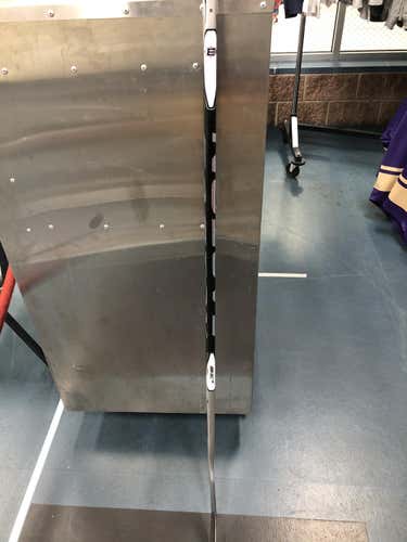 Senior New Easton Left Hand SE16 Hockey Stick Mid Pattern