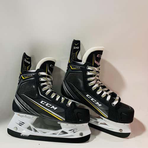 Junior CCM Tacks Classic Pro+ Regular Width Size 5 Hockey Skates