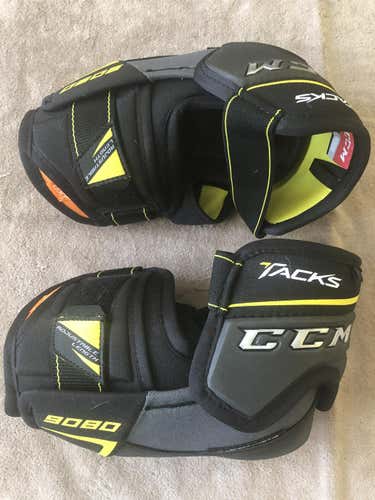 New Senior Medium CCM Tacks 9080 Elbow Pads